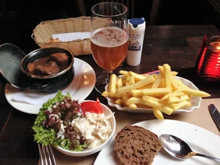Assiette carbonade-frites. Photo : Andrew Nash (CC BY-SA 2.0).